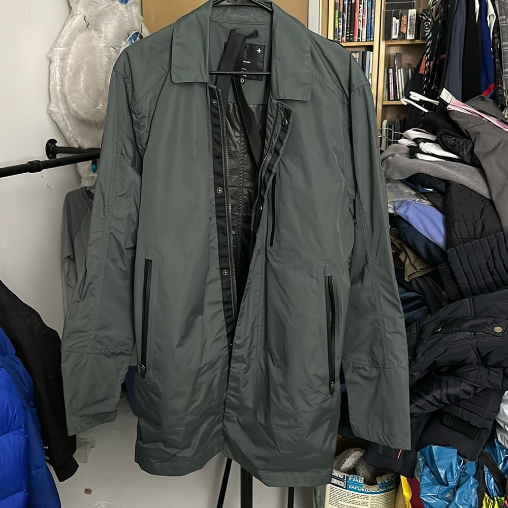 Tavik men’s jacket size large built in suspenders